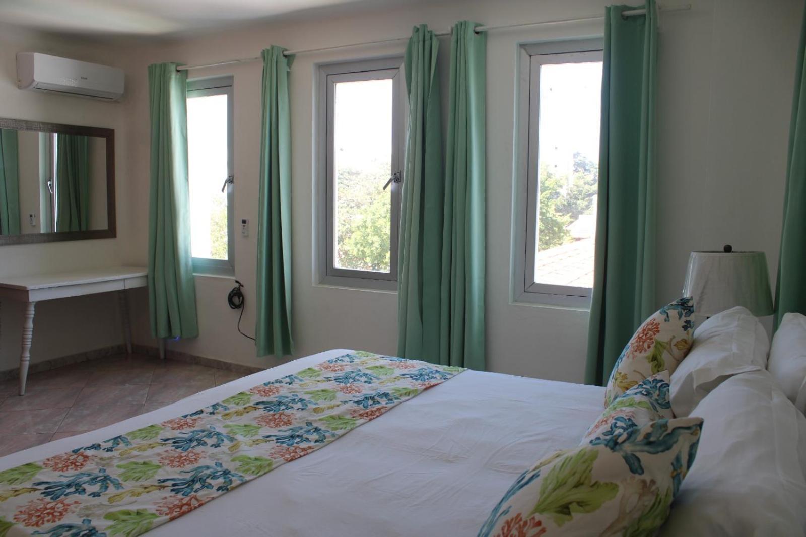 Hotel Neptuno Refugio بوكا شيكا المظهر الخارجي الصورة